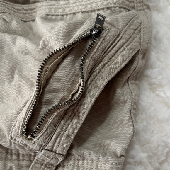 Aeropostale Women's Beige Cargo Shorts - Picture 8 of 9